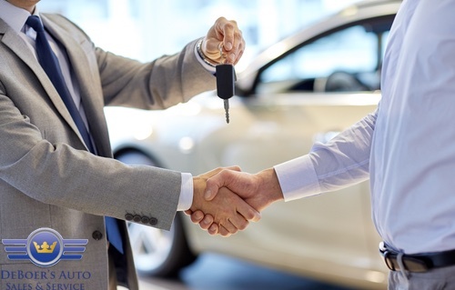 There are advantages of buying a used vehicle from a dealer.